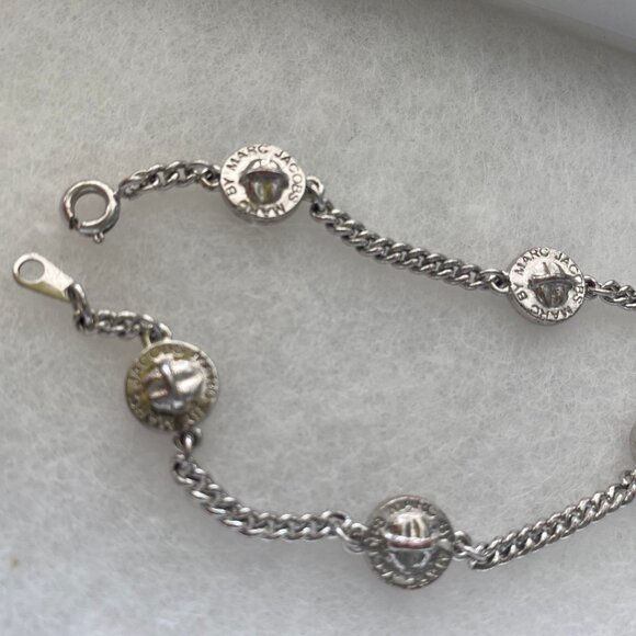 Marc by Marc Jacobs Silver Logo Disc/Coin Bracelet - Picture 2 of 6